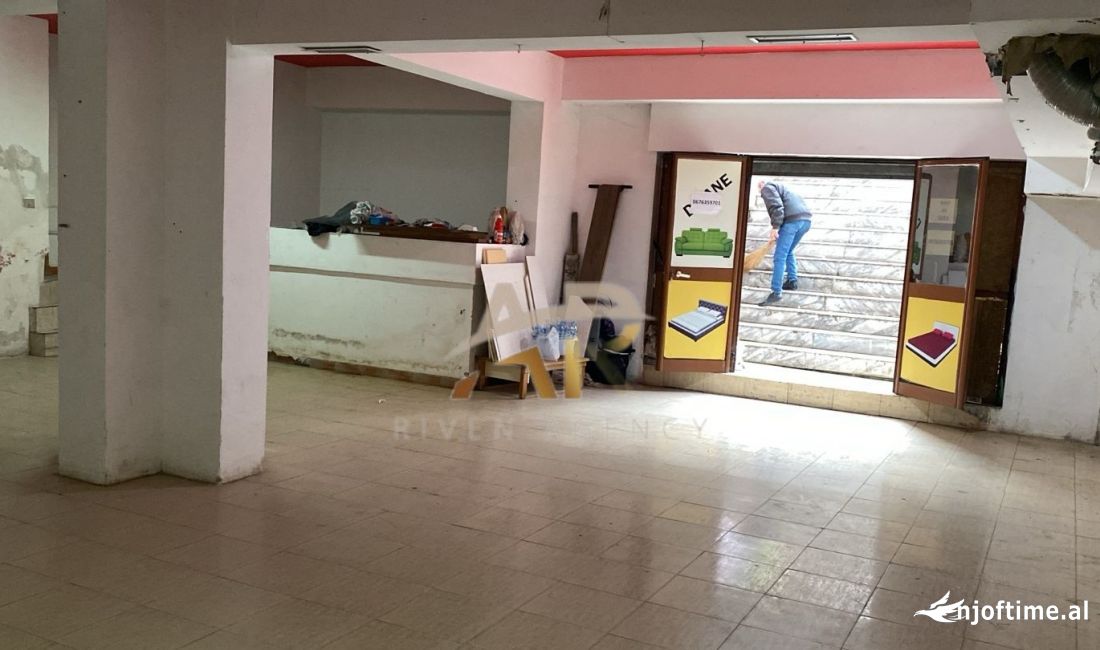 Jepet me qera Ambjent biznesi Rr Irfan Tomini 