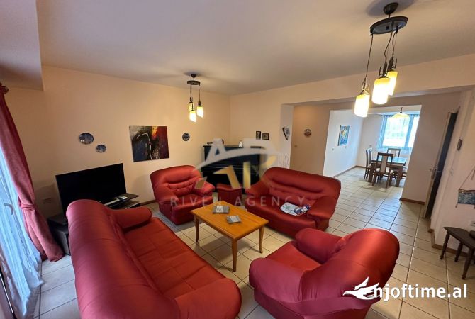 Shtepi me qera 3+1 ne Tirane - 700 Euro