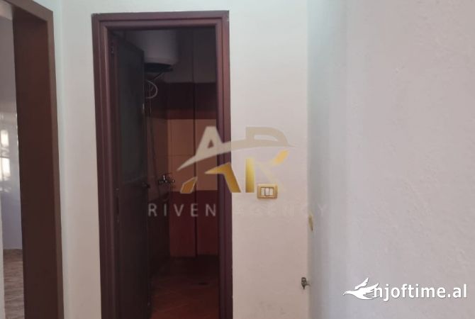 Shtepi me qera 1+1 ne Tirane - 25,000 Leke