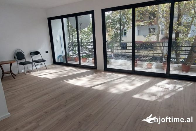 Shtepi me qera Apartament ne Tirane, 2+1, Mobilimi E mobiluar, Pagesa 1,000  Euro.