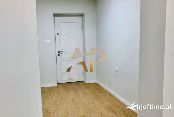 Ambient biznesi me qera 3+1 ne Tirane - 450 Euro