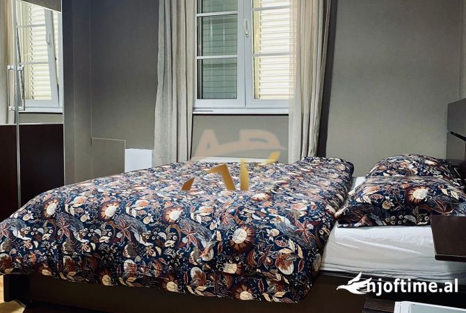 Shtepi me qera Vila Luksoze ne Tirane, 4+1, Mobilimi E mobiluar, Pagesa 1,200  Euro.