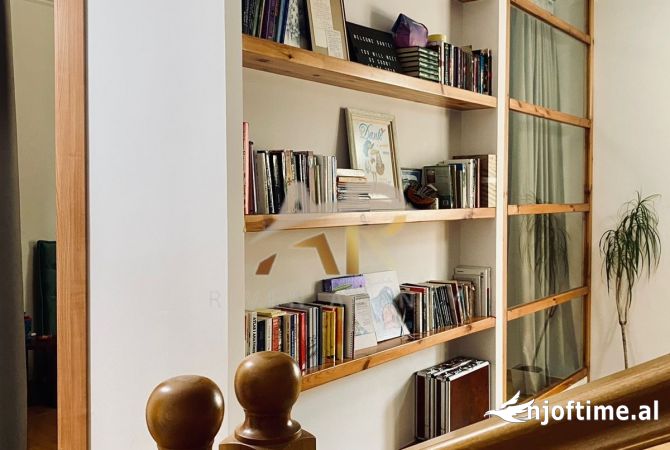 Shtepi me qera Vila Luksoze ne Tirane, 4+1, Mobilimi E mobiluar, Pagesa 1,200  Euro.