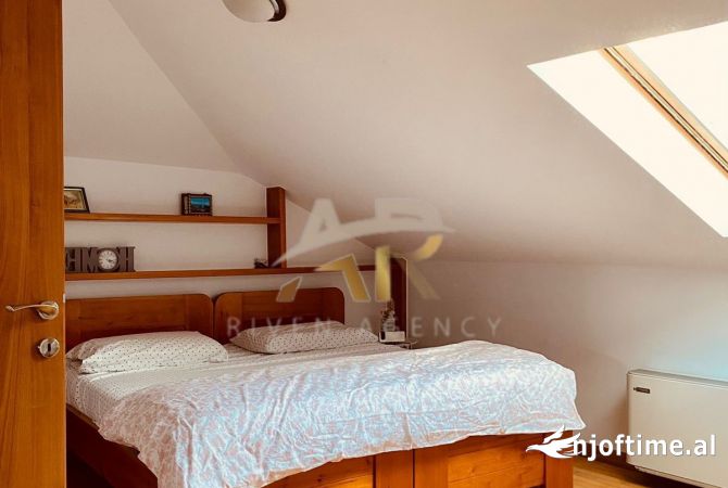 Shtepi me qera Vila Luksoze ne Tirane, 4+1, Mobilimi E mobiluar, Pagesa 1,200  Euro.