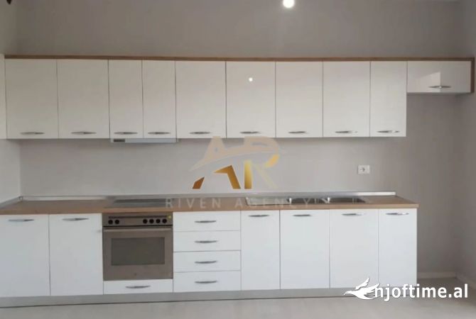 Shtepi me qera 2+1 ne Tirane - 54,000 Leke