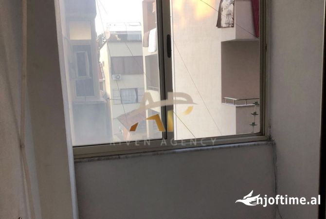 Shtepi me qera Apartament ne Tirane, 1+1, Mobilimi E mobiluar, Pagesa 40,000  Leke.