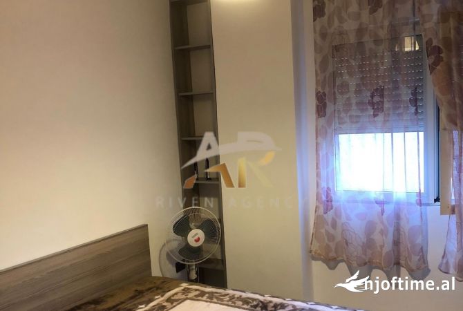 Shtepi me qera Apartament ne Tirane, 1+1, Mobilimi E mobiluar, Pagesa 40,000  Leke.