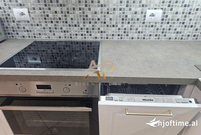 Shtepi me qera 2+1 ne Tirane - 700 Euro