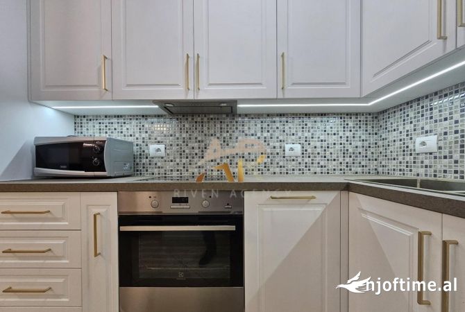 Shtepi me qera Apartament ne Tirane, 2+1, Mobilimi E mobiluar, Pagesa 700  Euro.