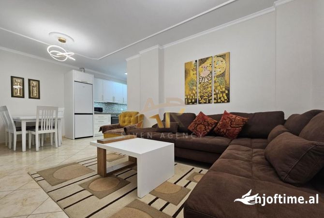 Shtepi me qera 2+1 ne Tirane - 700 Euro