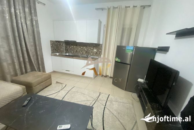 Shtepi me qera 1+1 ne Tirane - 50,000 Leke