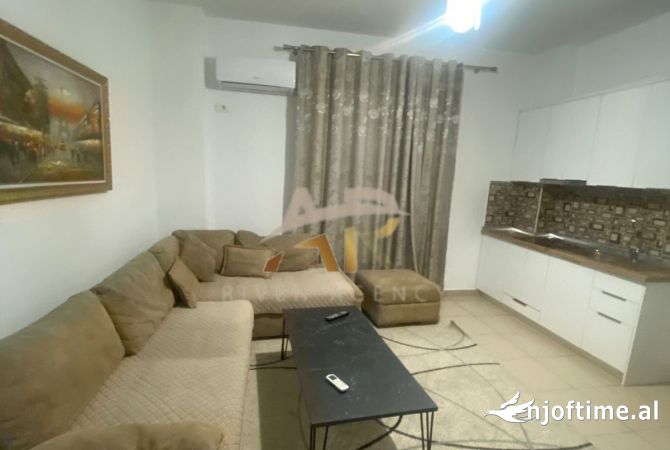 Shtepi me qera 1+1 ne Tirane - 50,000 Leke