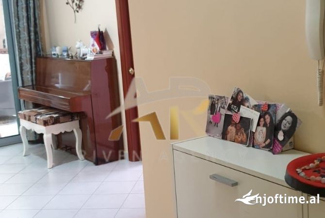 Shtepi me qera Apartament ne Tirane, 2+1, Mobilimi E mobiluar, Pagesa 45,000  Leke.