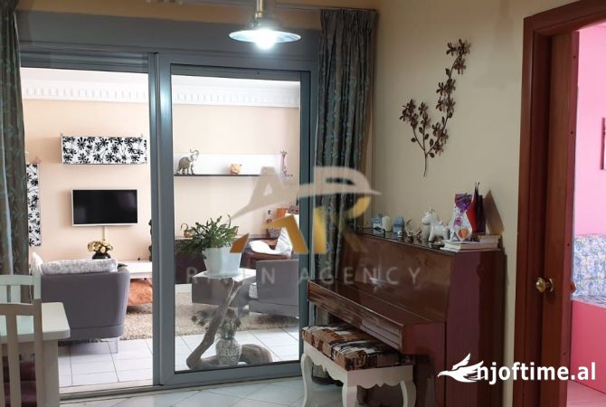 Shtepi me qera Apartament ne Tirane, 2+1, Mobilimi E mobiluar, Pagesa 45,000  Leke.