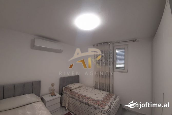 Shtepi me qera Apartament ne Tirane, 2+1, Mobilimi E mobiluar, Pagesa 550  Euro.