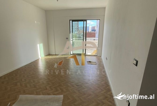 Shtepi me qera Apartament ne Tirane, 1+1, Mobilimi Bosh, pa mobiluar, Pagesa 500  Euro.