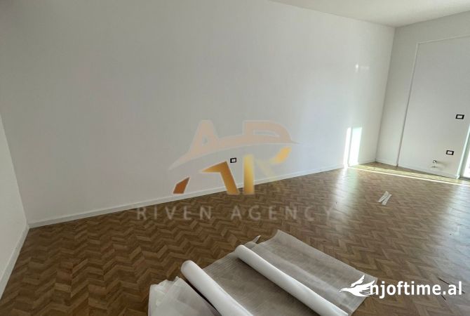 Shtepi me qera Apartament ne Tirane, 1+1, Mobilimi Bosh, pa mobiluar, Pagesa 500  Euro.