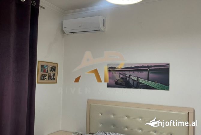 Shtepi me qera Apartament ne Tirane, 1+1, Mobilimi Pjeserisht e mobiluar, Pagesa 600  Euro.