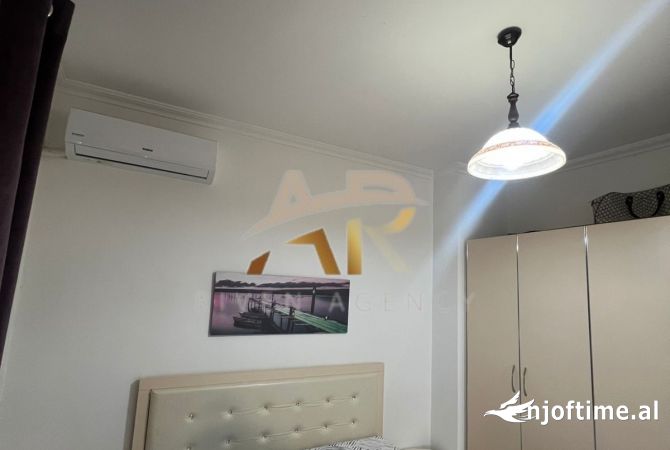 Shtepi me qera Apartament ne Tirane, 1+1, Mobilimi Pjeserisht e mobiluar, Pagesa 600  Euro.