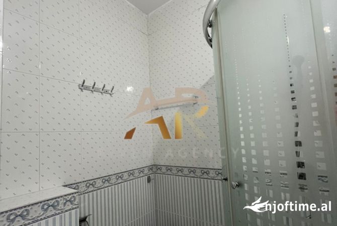 Shtepi me qera Apartament ne Tirane, 1+1, Mobilimi Pjeserisht e mobiluar, Pagesa 600  Euro.