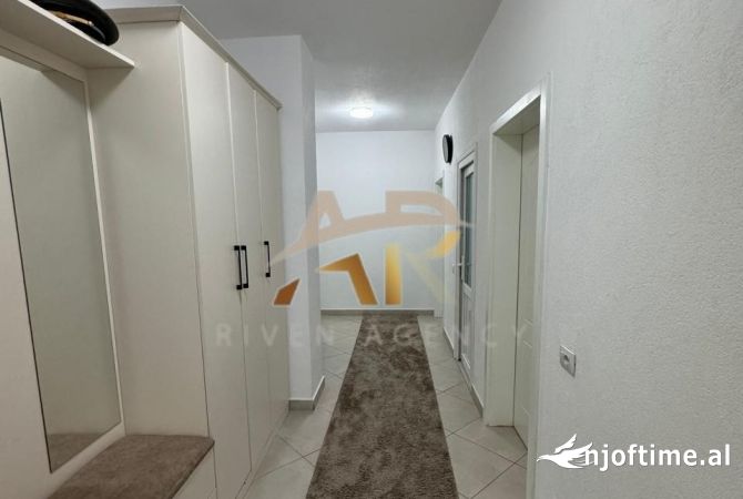Shtepi me qera Apartament ne Tirane, 2+1, Mobilimi E mobiluar, Pagesa 700  Euro.