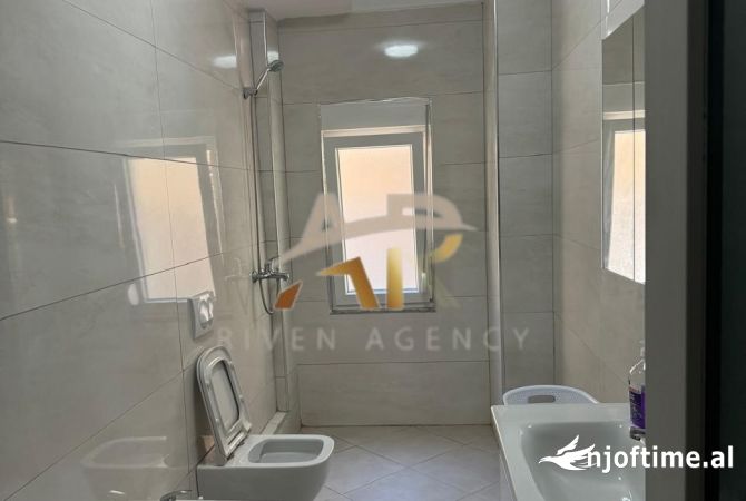 Shtepi me qera Apartament ne Tirane, 2+1, Mobilimi E mobiluar, Pagesa 700  Euro.