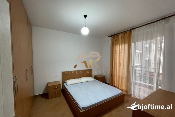 Shtepi me qera Apartament ne Tirane, 1+1, Mobilimi E mobiluar, Pagesa 35,000  Leke.