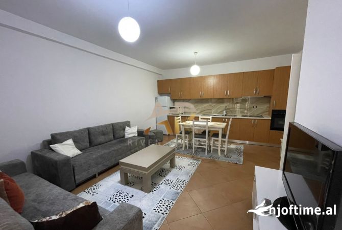 Shtepi me qera 1+1 ne Tirane - 35,000 Leke