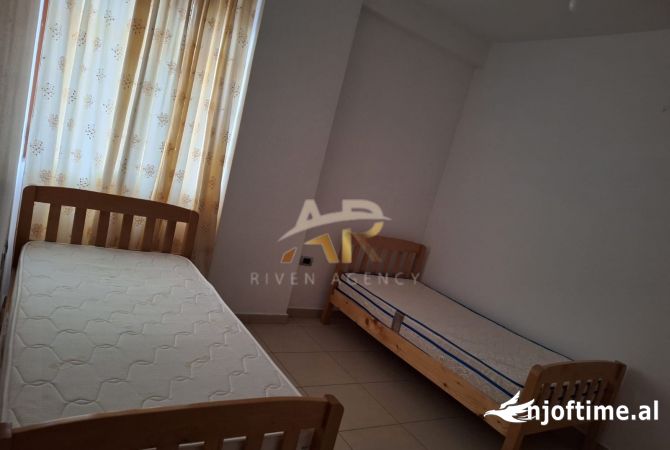 Shtepi me qera Apartament ne Tirane, 3+1, Mobilimi E mobiluar, Pagesa 420  Euro.