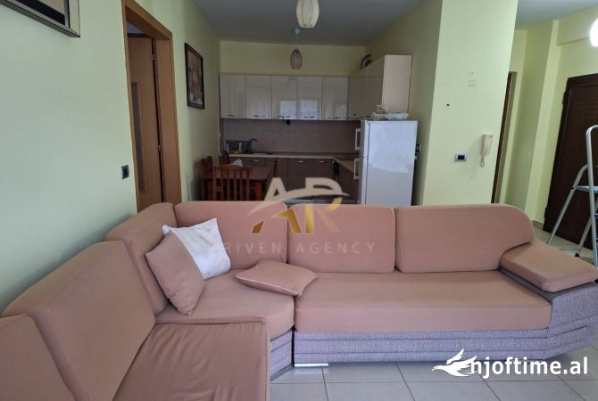 Shtepi me qera 3+1 ne Tirane - 420 Euro