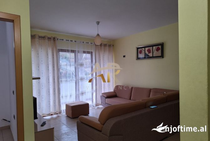 Shtepi me qera 3+1 ne Tirane - 420 Euro