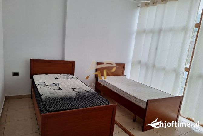 Shtepi me qera Apartament ne Tirane, 3+1, Mobilimi E mobiluar, Pagesa 420  Euro.
