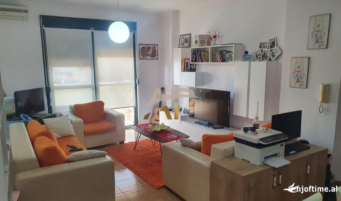 Shtepi me qera Apartament ne Tirane, 2+1, Mobilimi E mobiluar, Pagesa 550  Euro.