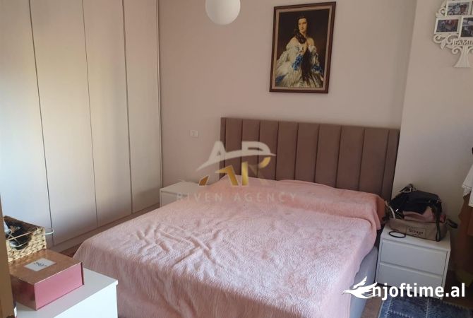 Shtepi me qera Apartament ne Tirane, 2+1, Mobilimi E mobiluar, Pagesa 550  Euro.