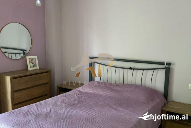 Shtepi me qera Apartament ne Tirane, 2+1, Mobilimi E mobiluar, Pagesa 600  Euro.