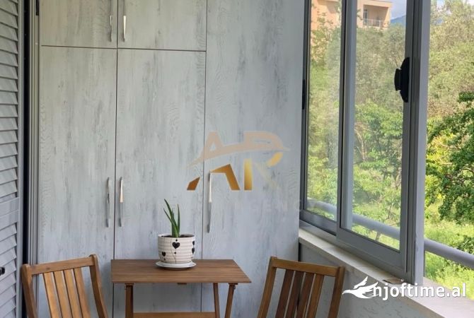 Shtepi me qera Apartament ne Tirane, 2+1, Mobilimi E mobiluar, Pagesa 600  Euro.