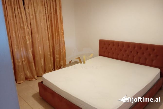 Shtepi me qera Apartament ne Tirane, 1+1, Mobilimi E mobiluar, Pagesa 40,000  Leke.