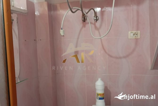 Shtepi me qera Apartament ne Tirane, 1+1, Mobilimi E mobiluar, Pagesa 40,000  Leke.