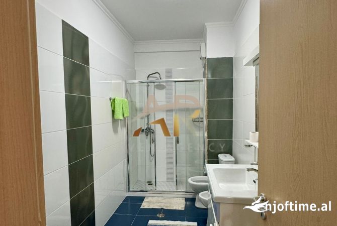 Shtepi me qera Apartament ne Tirane, 2+1, Mobilimi E mobiluar, Pagesa 55,000  Leke.