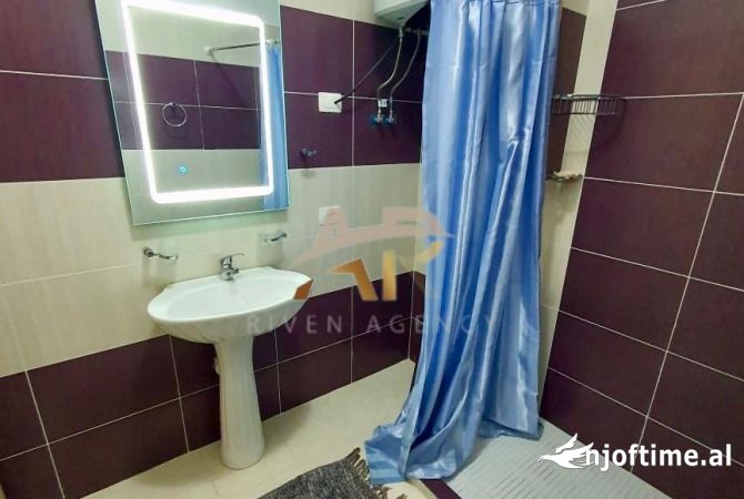 Shtepi me qera Apartament ne Tirane, 2+1, Mobilimi E mobiluar, Pagesa 55,000  Leke.