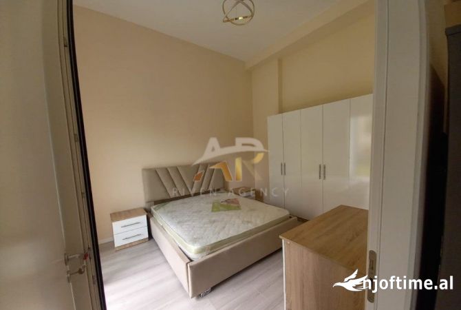 Shtepi me qera Apartament ne Tirane, 1+1, Mobilimi E mobiluar, Pagesa 530  Euro.