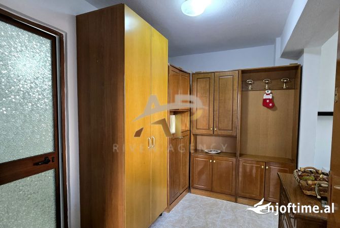 Shtepi me qera Apartament ne Tirane, 1+1, Mobilimi E mobiluar, Pagesa 450  Euro.