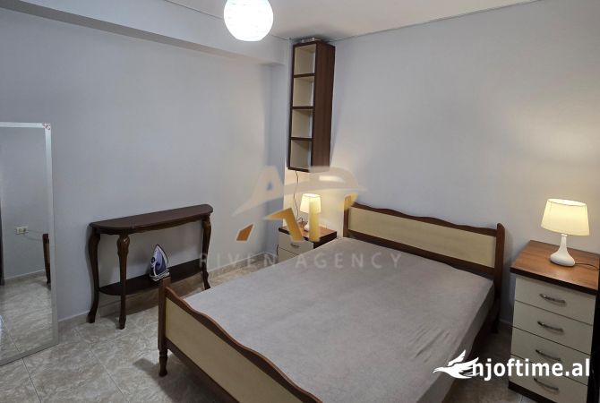 Shtepi me qera Apartament ne Tirane, 1+1, Mobilimi E mobiluar, Pagesa 450  Euro.