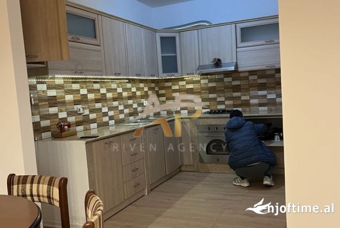 Shtepi me qera 2+1 ne Tirane - 650 Euro