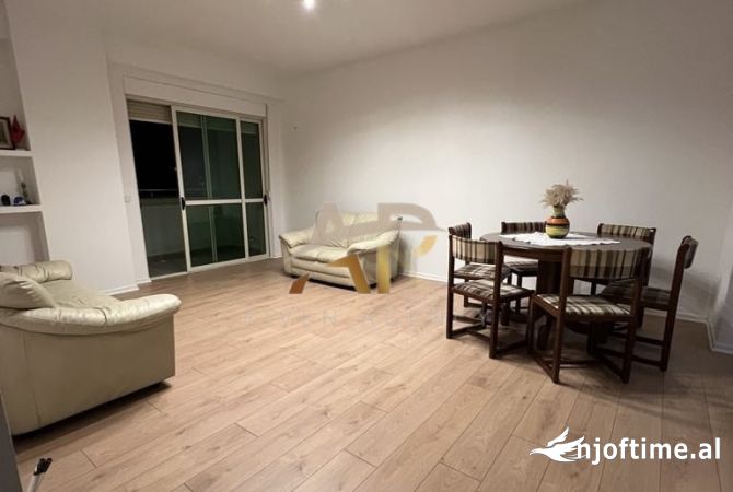 Shtepi me qera 2+1 ne Tirane - 650 Euro