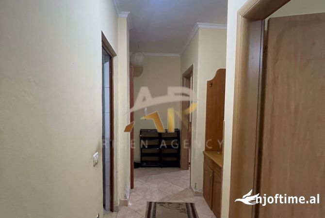 Shtepi me qera Apartament ne Tirane, 2+1, Mobilimi E mobiluar, Pagesa 800  Euro.