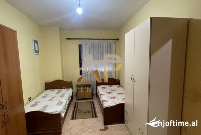 Shtepi me qera Apartament ne Tirane, 2+1, Mobilimi E mobiluar, Pagesa 800  Euro.