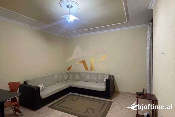 Shtepi me qera 2+1 ne Tirane - 800 Euro