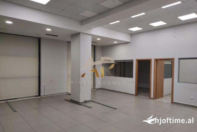 Ambient biznesi me qera 3+1 ne Tirane - 120,000 Leke