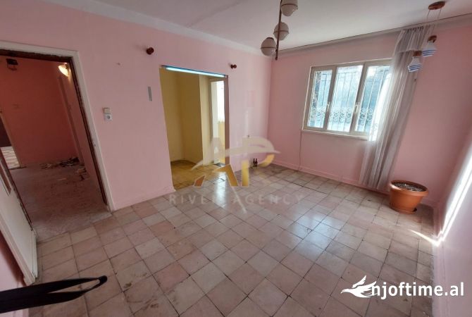 Shtepi ne shitje 2+1 ne Tirane - 120,000 Euro